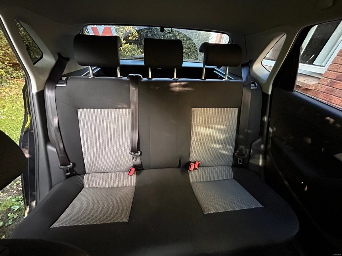 Volkswagen Polo 2012 1.2L - Image 6
