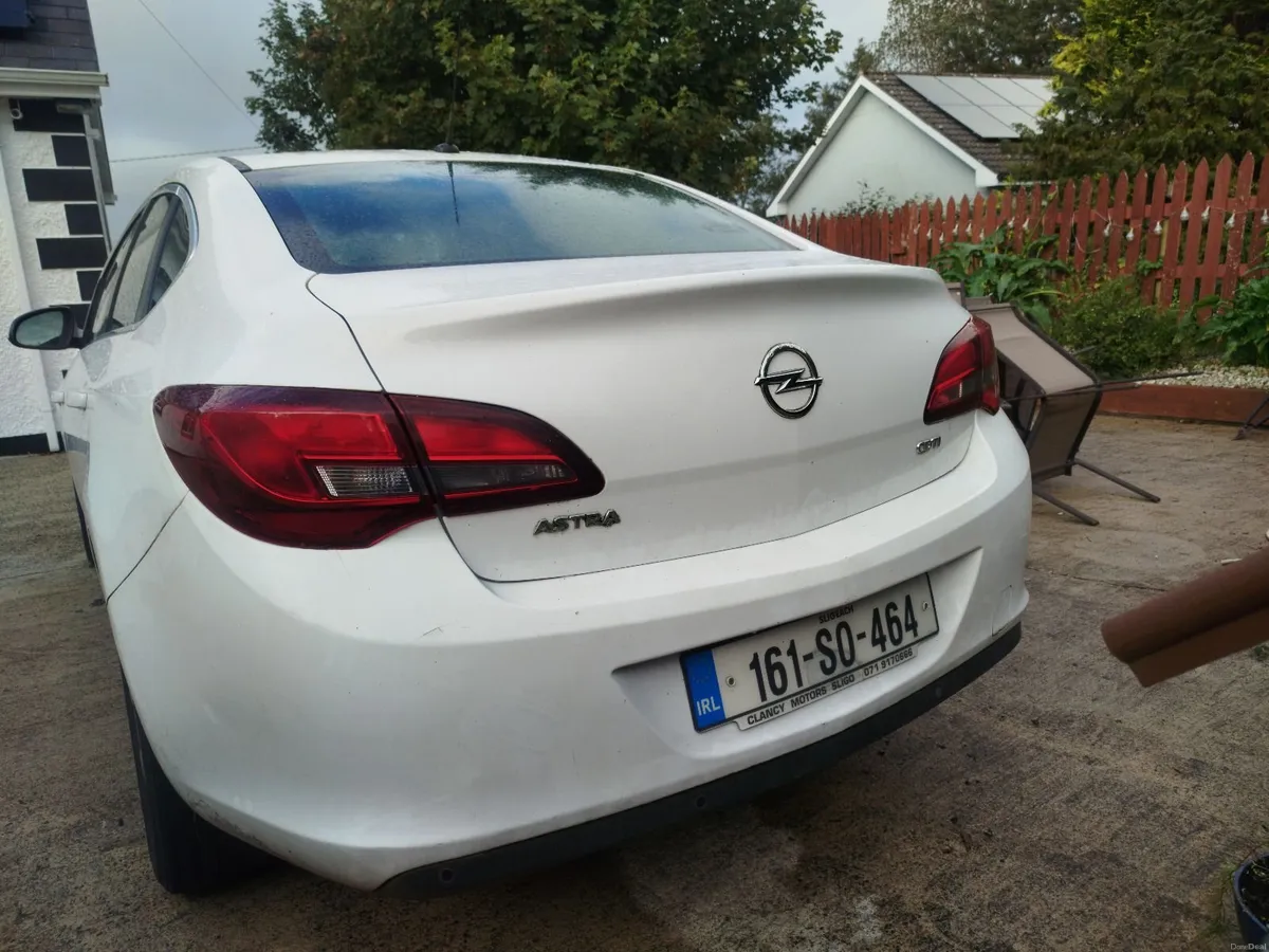 Opel Astra 2016 - Image 2