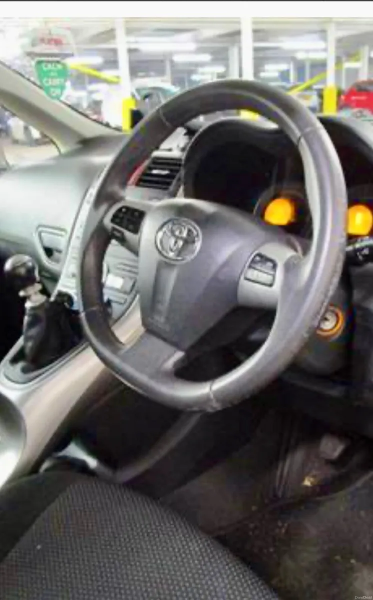 Toyota Auris 2012  Tr Low Mileage 5 Door - Image 3