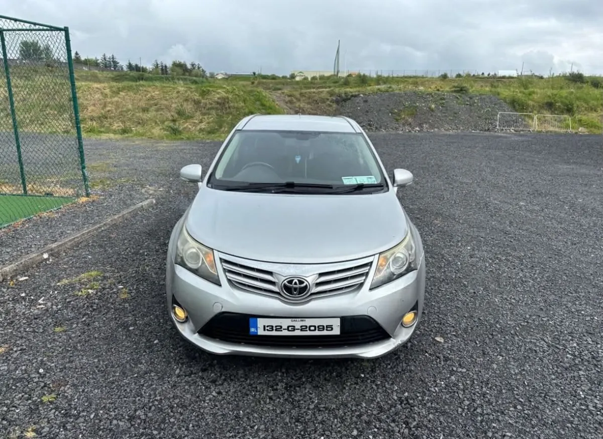 2013 Toyota avensis diesel estate - Image 2