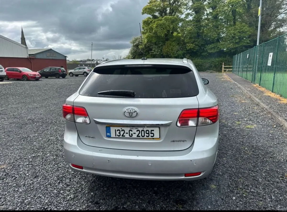 2013 Toyota avensis diesel estate - Image 5