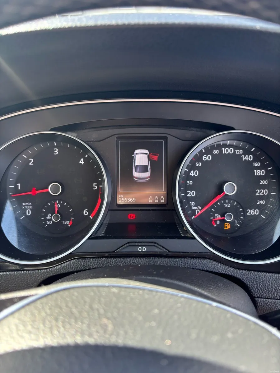 2015 VW Passat 1.6 TDI Highline – Fresh NCT 09/27 - Image 6