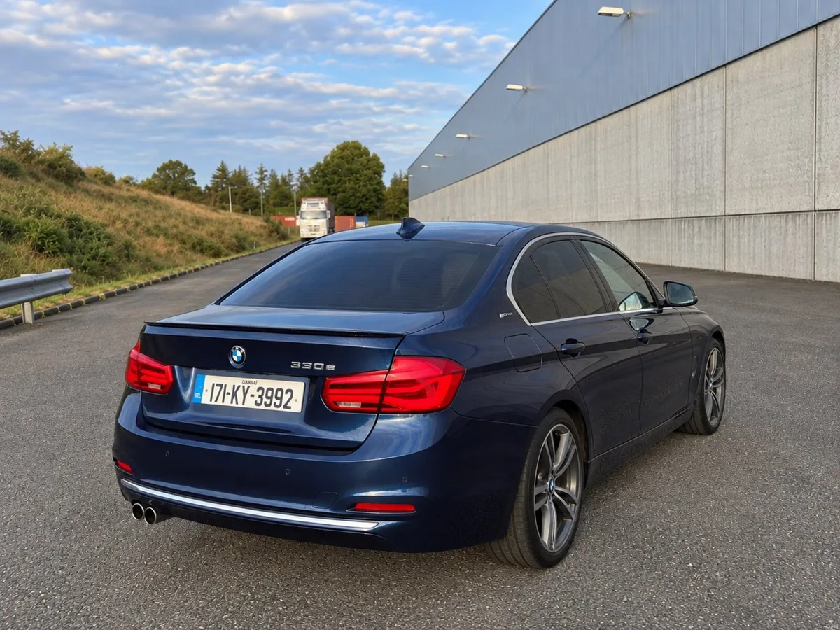 BMW 3-Series 2017 - Image 4