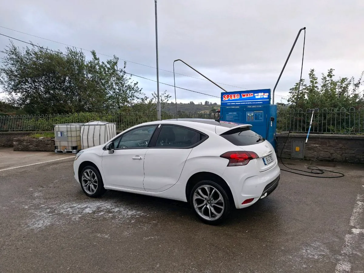 2015 CITROEN DS4 - Image 1