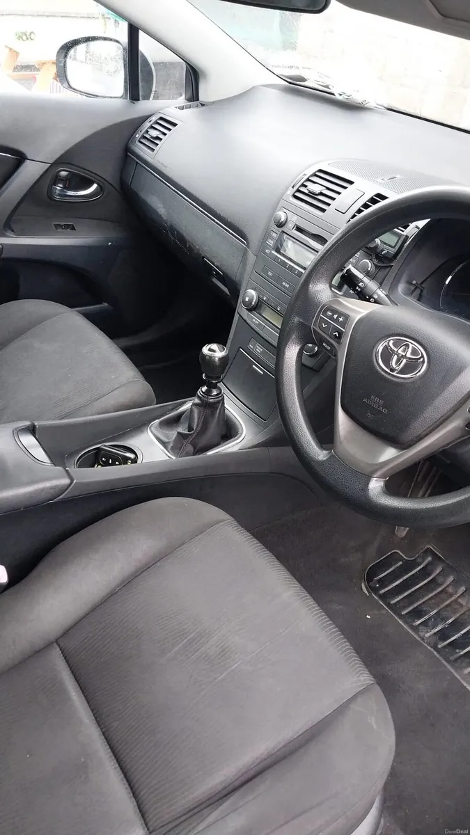2010 Toyota Avensis - Image 3