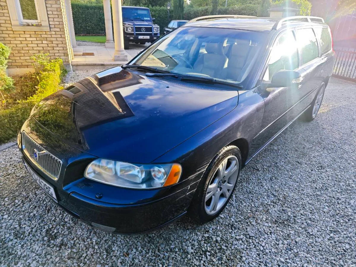 Volvo V70 2.0L Turbo New NCT til 08/27 - Image 2