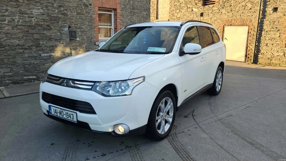 141 Mitsubishi Outlander 7 Seat 4WD Nct & Tax - Image 2