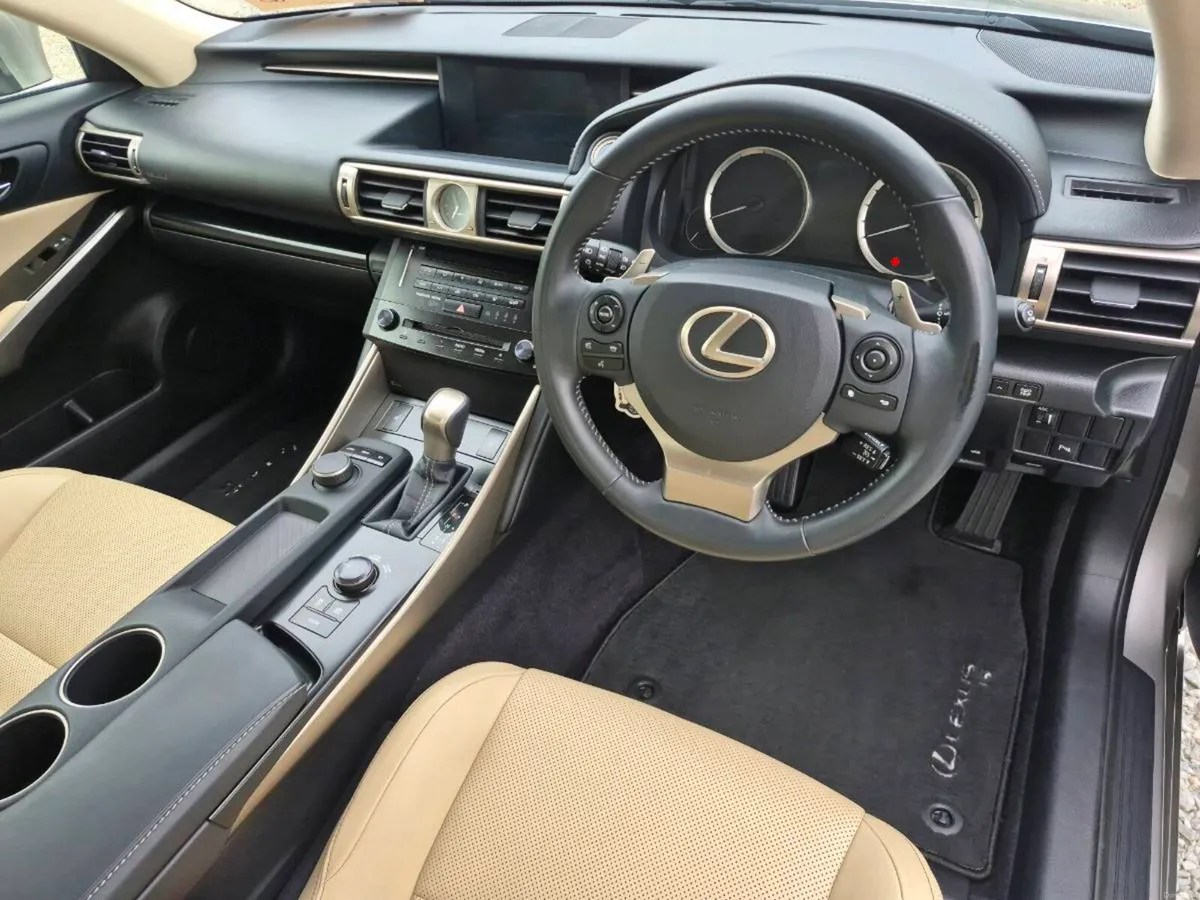 LEXUS IS300H**ONLY 50,000mls**LIKE NEW** - Image 5