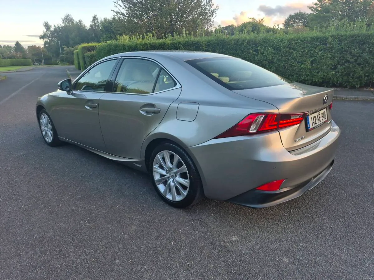 LEXUS IS300H**ONLY 50,000mls**LIKE NEW** - Image 4