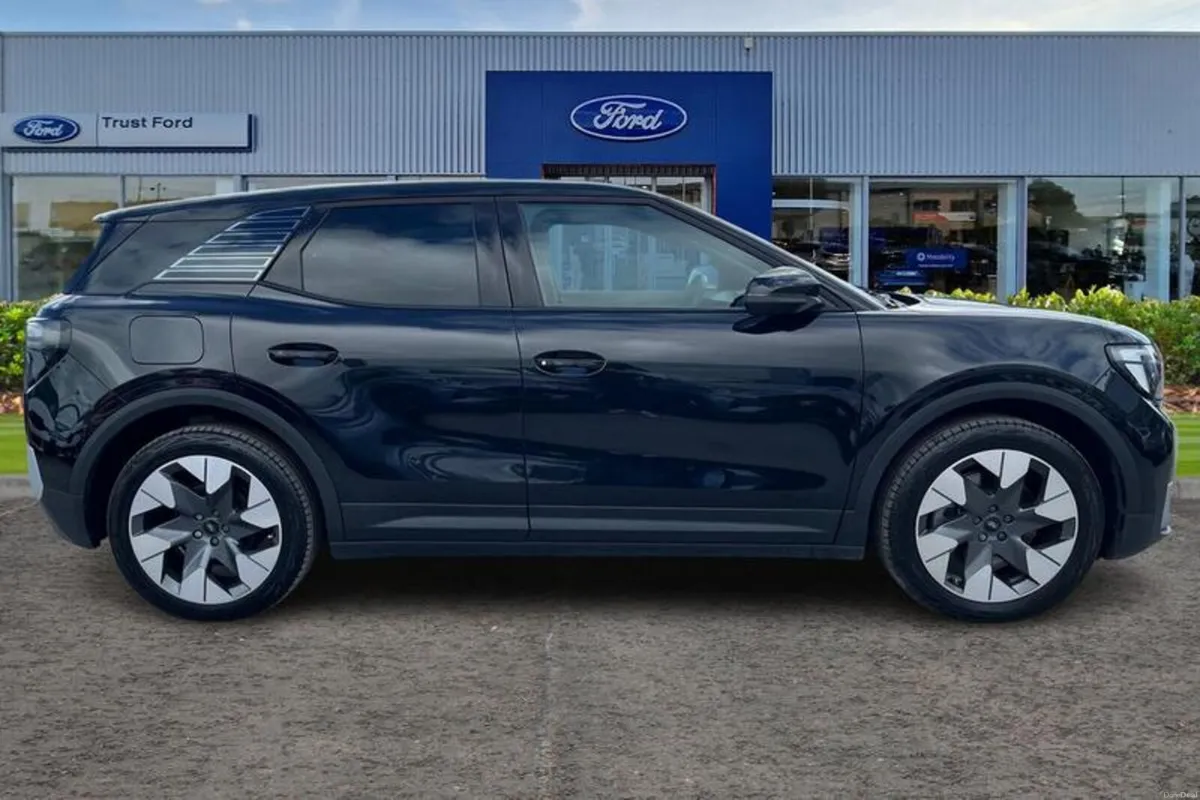 Ford Explorer Extended Range 79kWh Premium SUV 5dr - Image 3