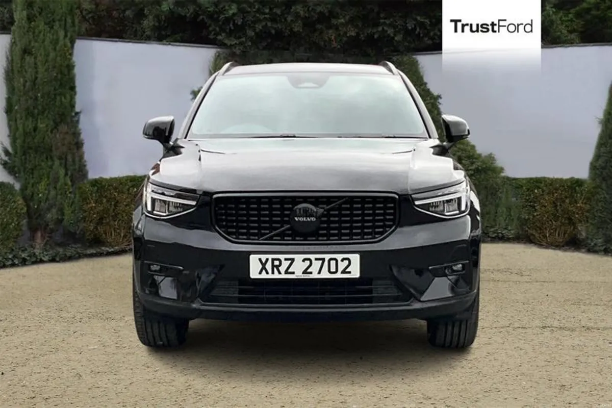 Volvo XC40 2.0 B4P Plus Black Edition 5dr Auto - Image 6