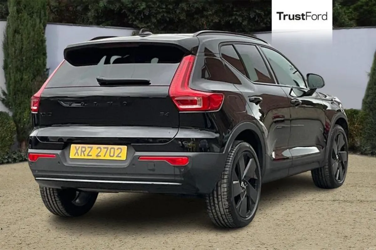 Volvo XC40 2.0 B4P Plus Black Edition 5dr Auto - Image 4