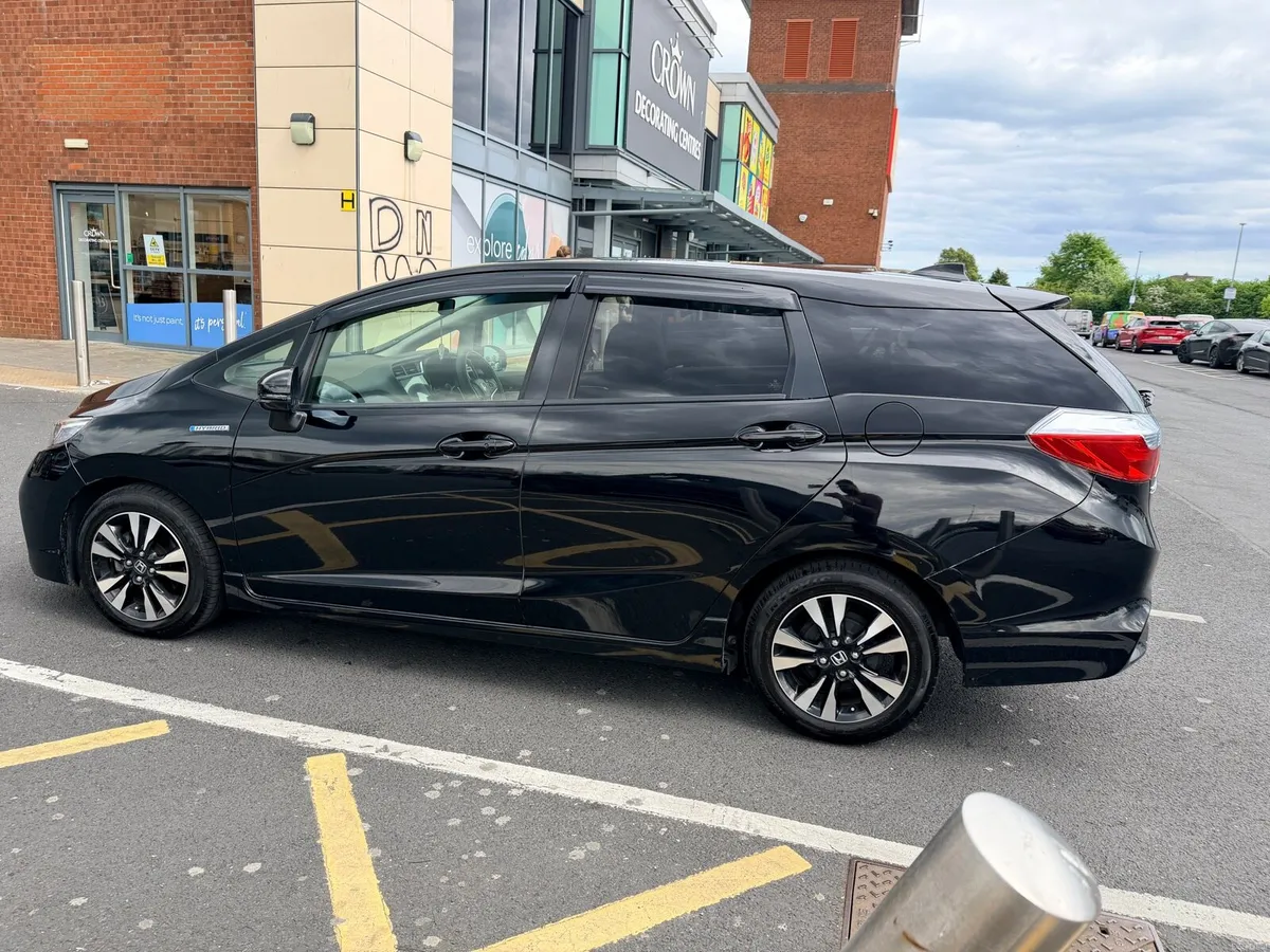 Honda shuttle 2017 hybrid - Image 2