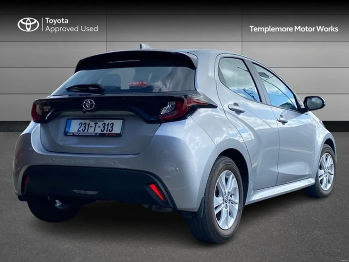 Toyota Yaris YARIS 1.5 LUNA - Image 2