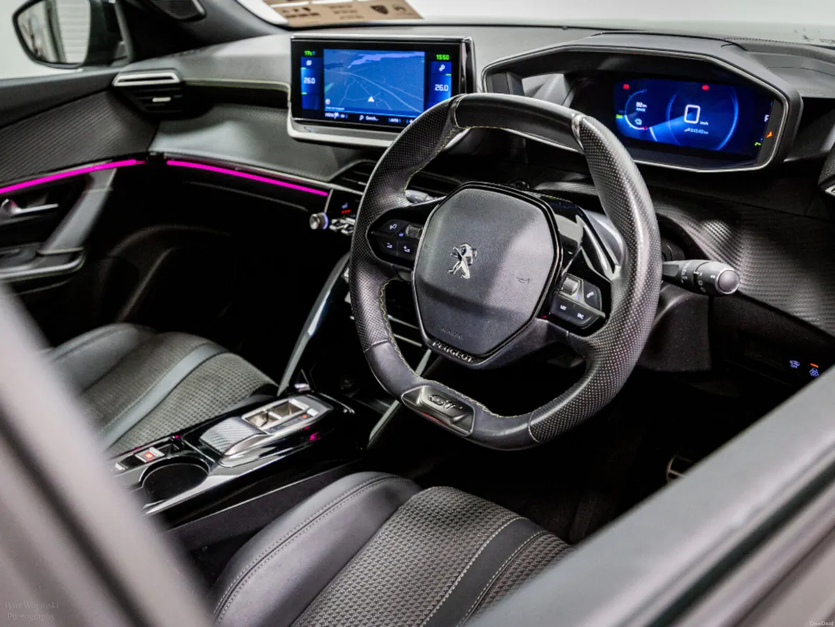 Peugeot 2008 E-GT 50kWh Auto 135HP - Image 2