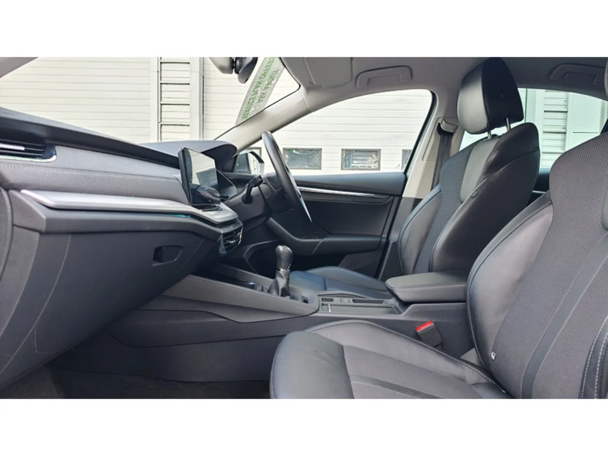 Skoda Octavia HEATED STEERING WHEEL - HEATED SEATS - Image 6