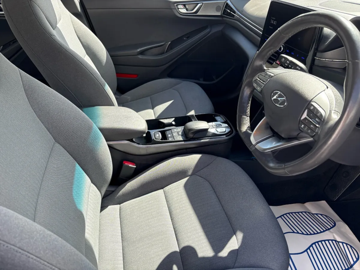 Hyundai IONIQ PREMIUM EV 134BHP 5DR AU - Image 6