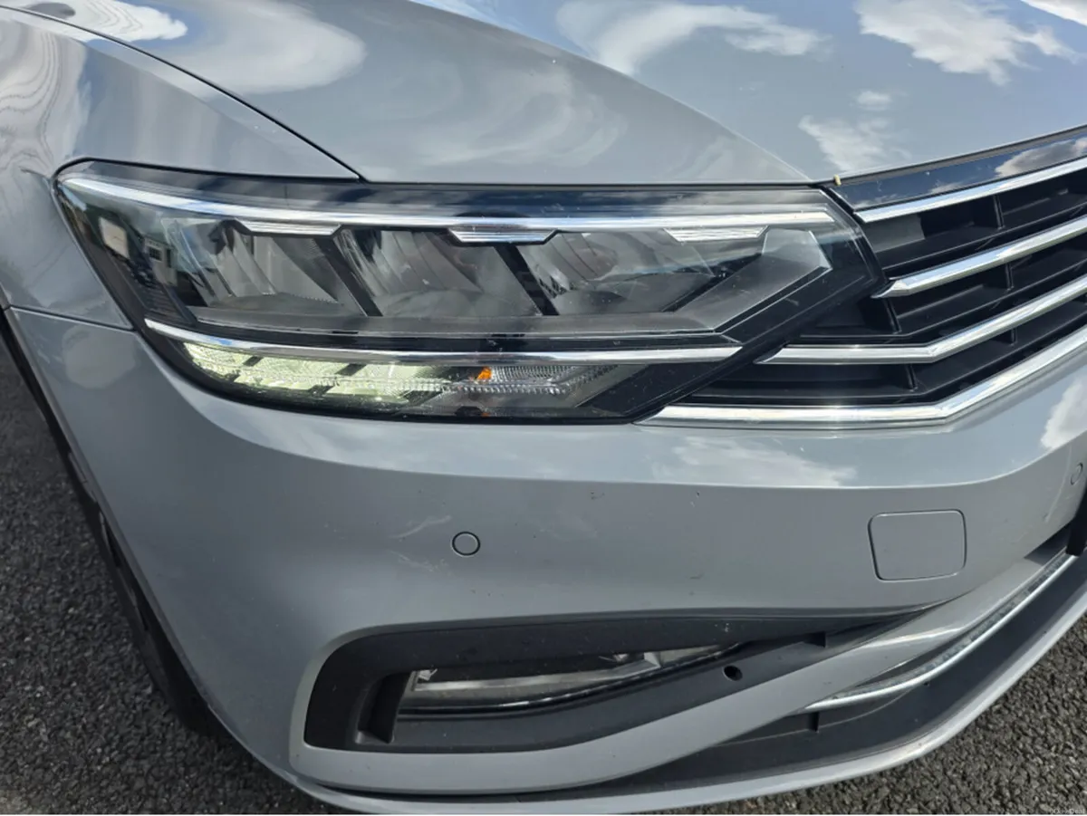 Volkswagen Passat SEL TDI S-A DSG FULL LEATHER - Image 4