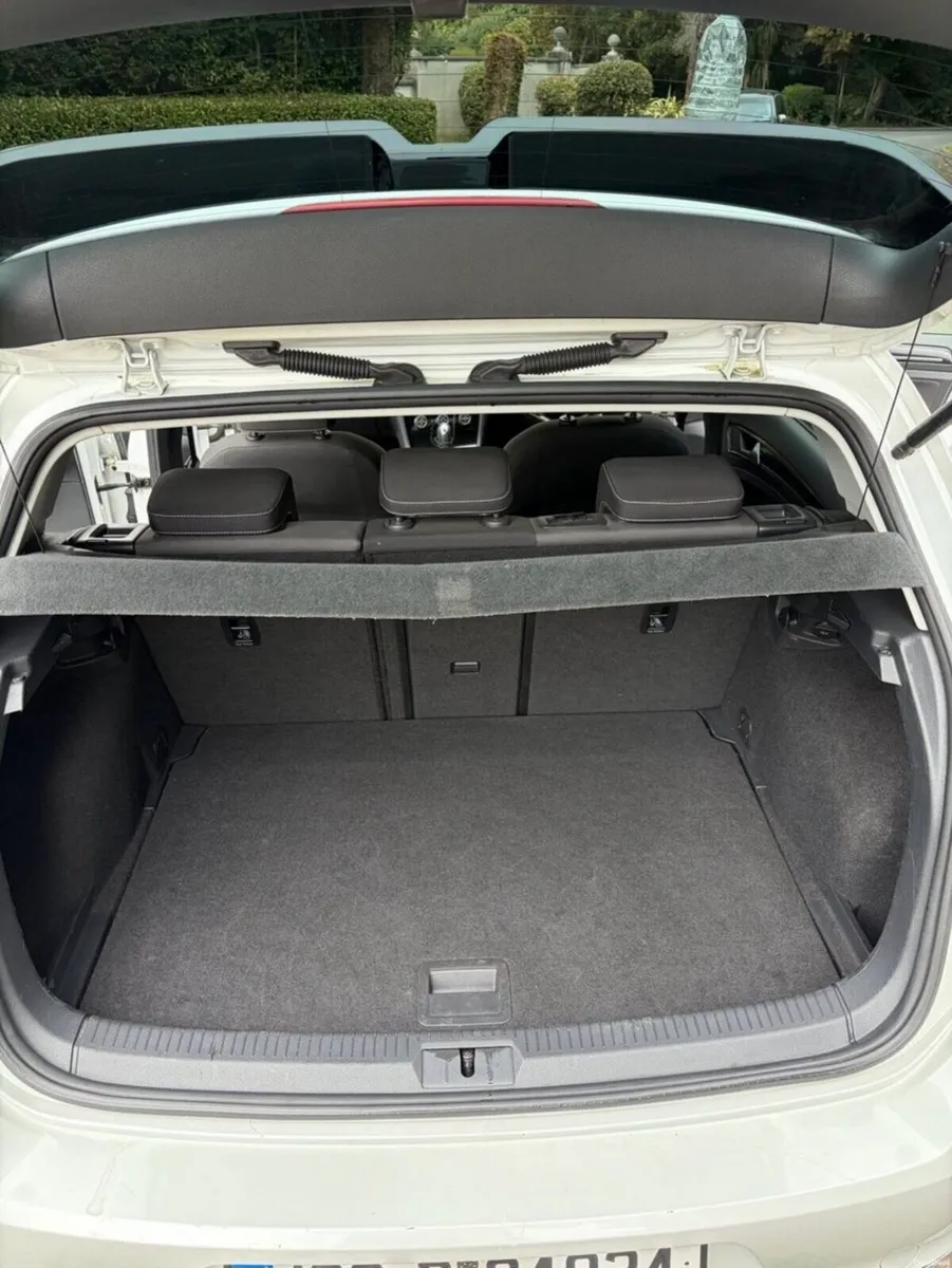 VOLKSWAGEN GOLF 1.4 TSI DSG - Image 4