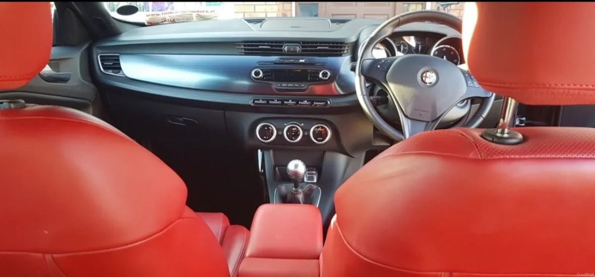 Alfa Romeo Giulietta 2013 - Image 6