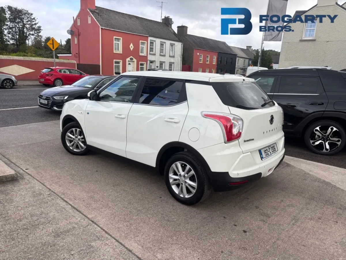 SsangYong Tivoli 2019, ES 1.6 DSL MT 2WD 4DR 5DR - Image 3