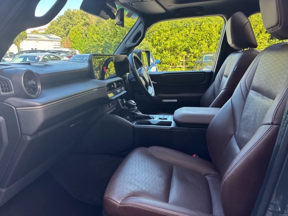 Toyota Land Cruiser PLATINUM PASSENGER - GRANDONS - Image 6