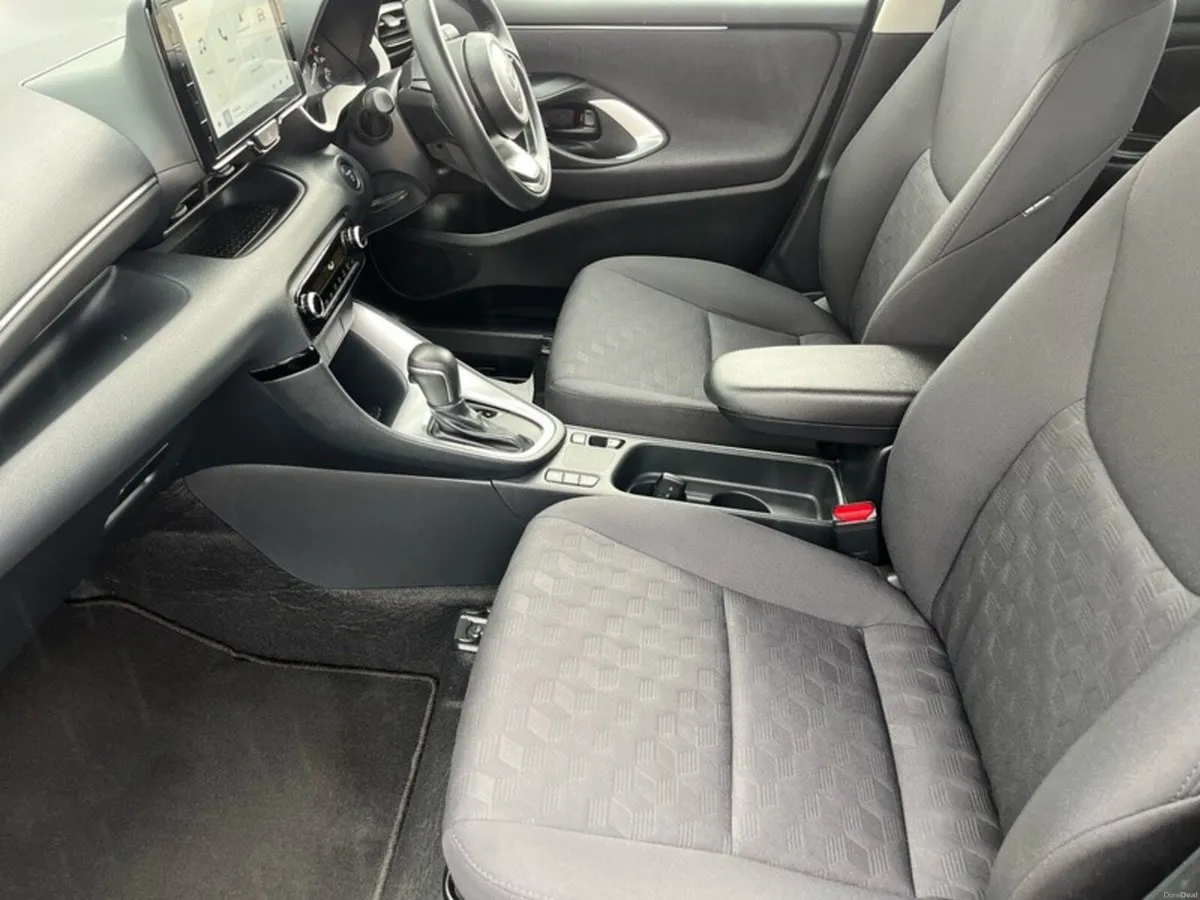 Toyota Yaris Yaris Hybrid 115 Luna - Image 6