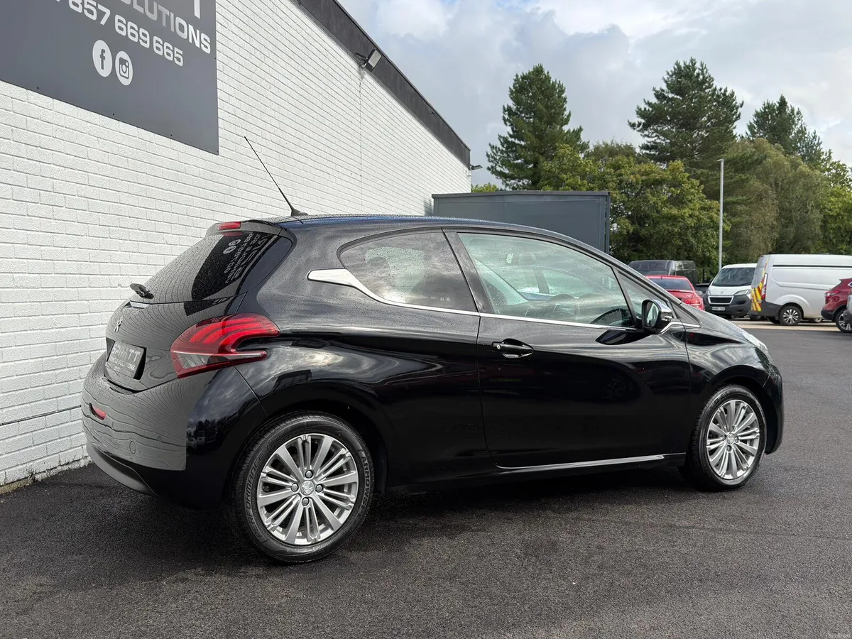 2016 Peugeot 208 1.2 PureTech 82 Allure - Image 6