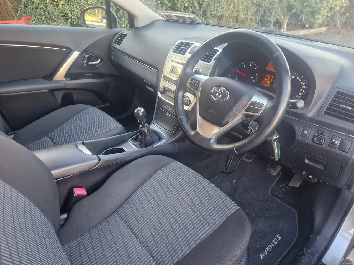Toyota Avensis 2.0 D4D TOURER 2015 - Image 6