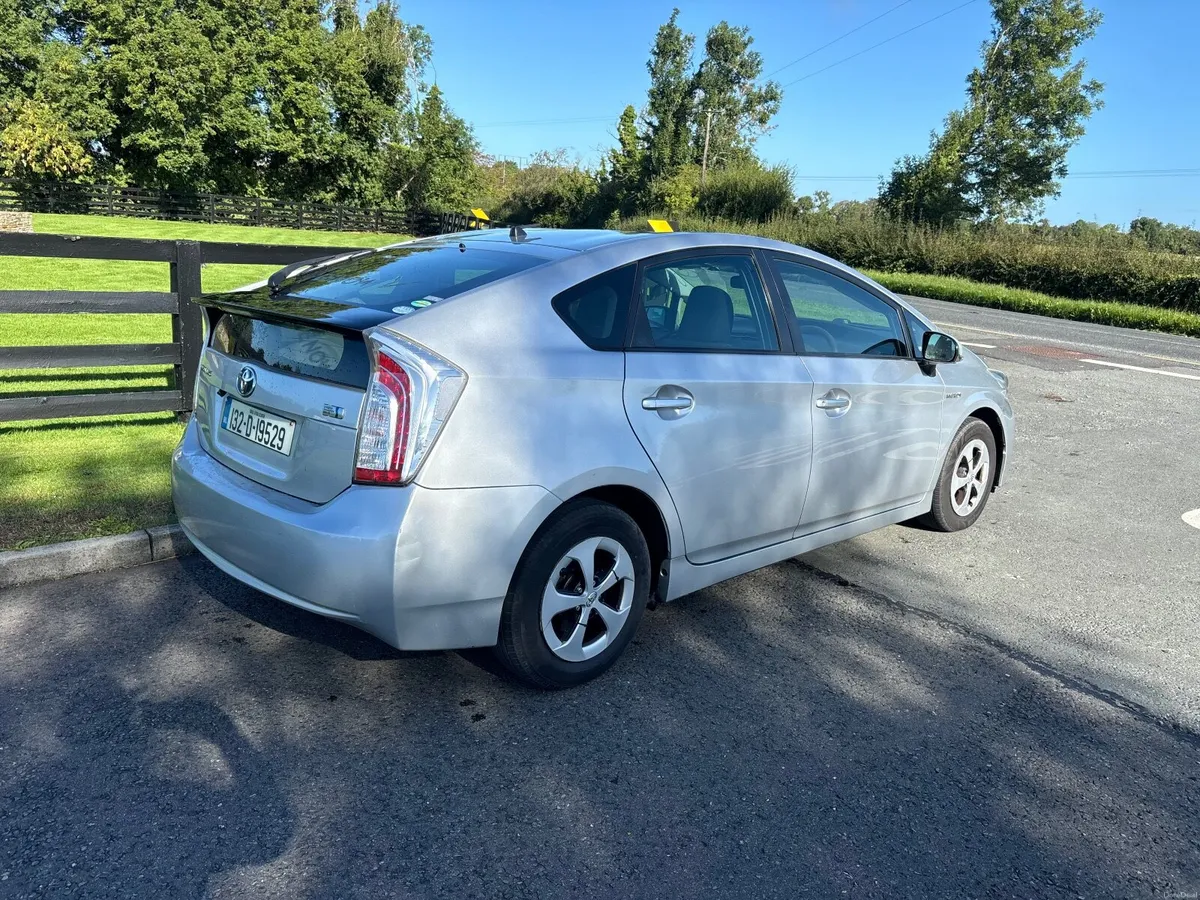 Toyota Prius 2013 - Image 5