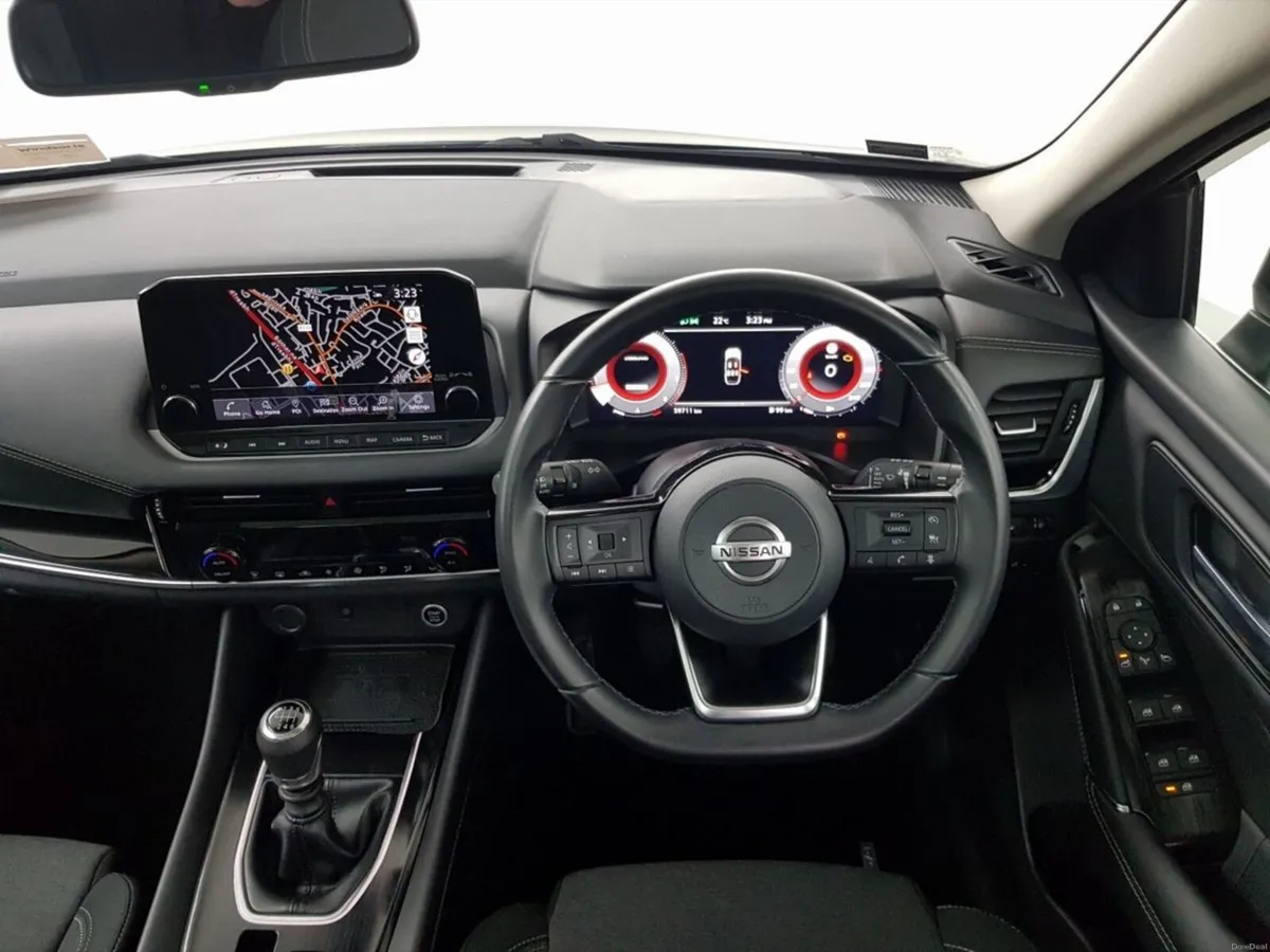 Nissan Qashqai 1.3 PET MILD HYBRID SV PREMIUM - Image 3