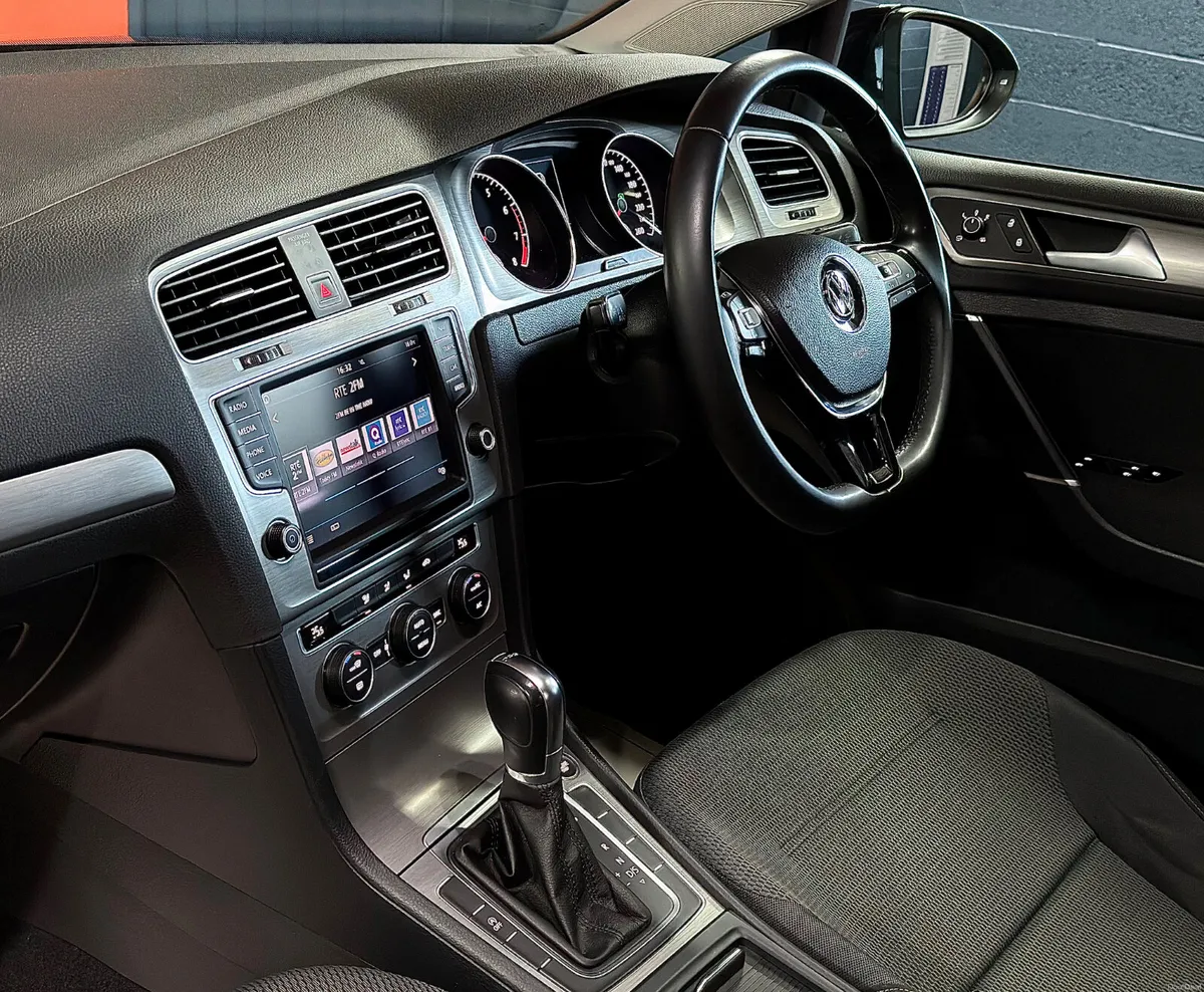 2015 Volkswagen Golf 1.2TSi Auto DSG - NEW ALLOYS - Image 4