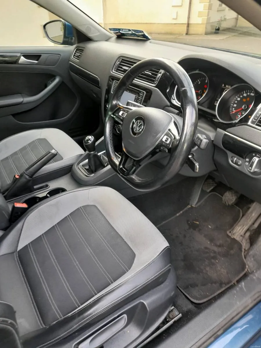 171 VOLKSWAGEN JETTA 2.0 TDI HIGHLINE - Image 6