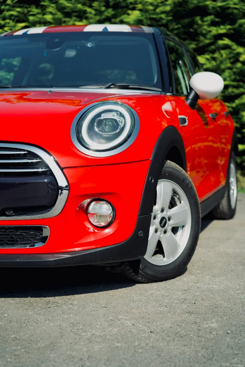 MINI COOPER D 2018-LOW MILEAGE - Image 6