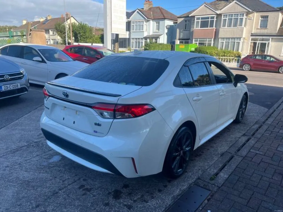 Toyota Corolla Hybrid sport - Image 5