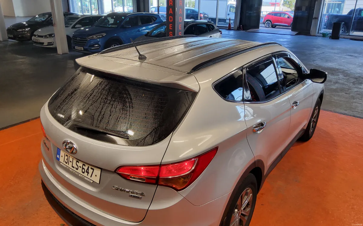 Hyundai Santa Fe 2013 - Image 2