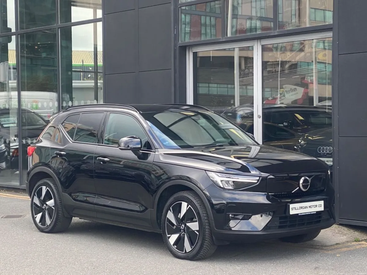 Volvo XC40 Dark Plus Recharge Auto EV - Image 3
