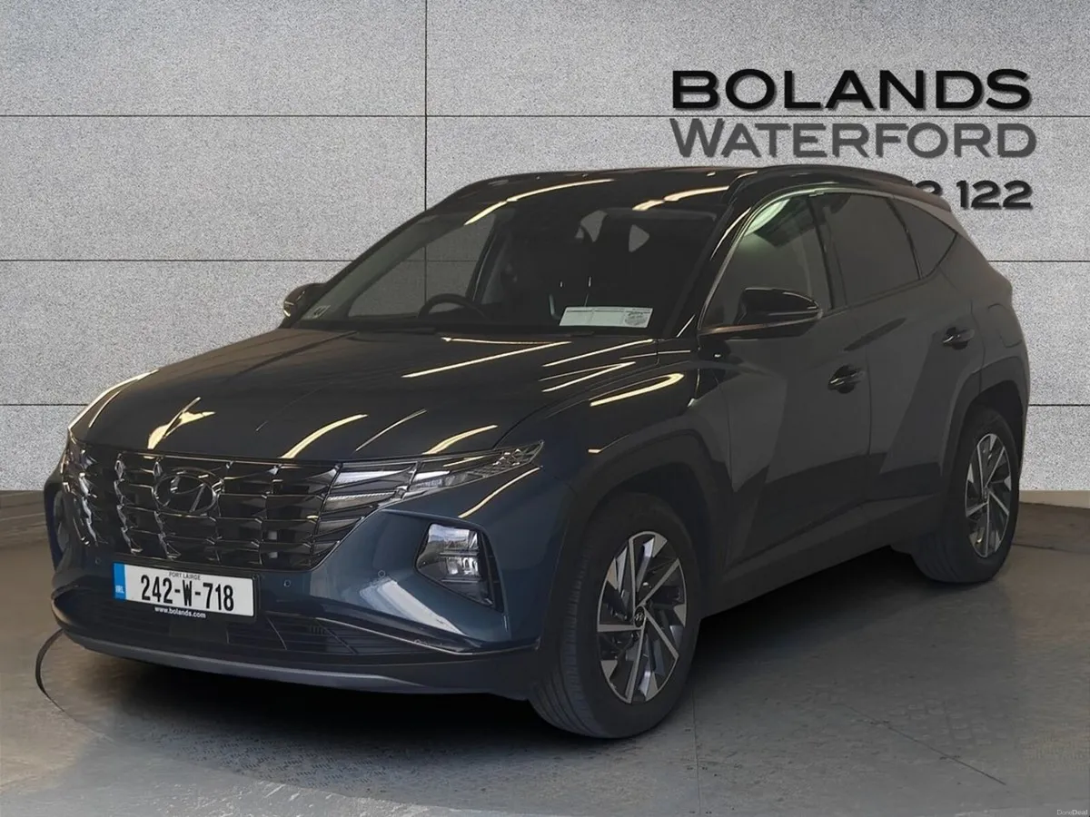 Hyundai Tucson 2WD Executive Plus w 2 Tone Roof Fr - Image 1