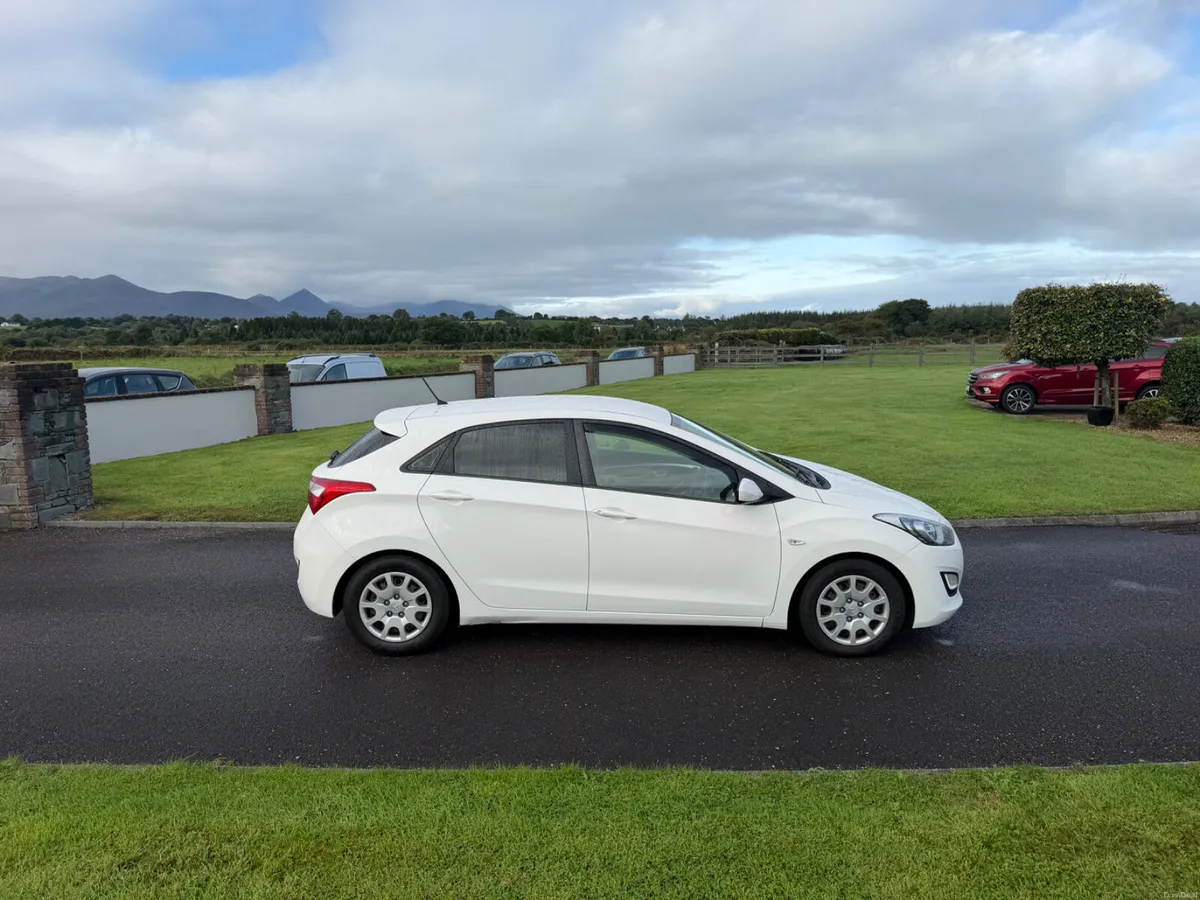 Hyundai i30 2015 CRDI Deluxe - Image 6