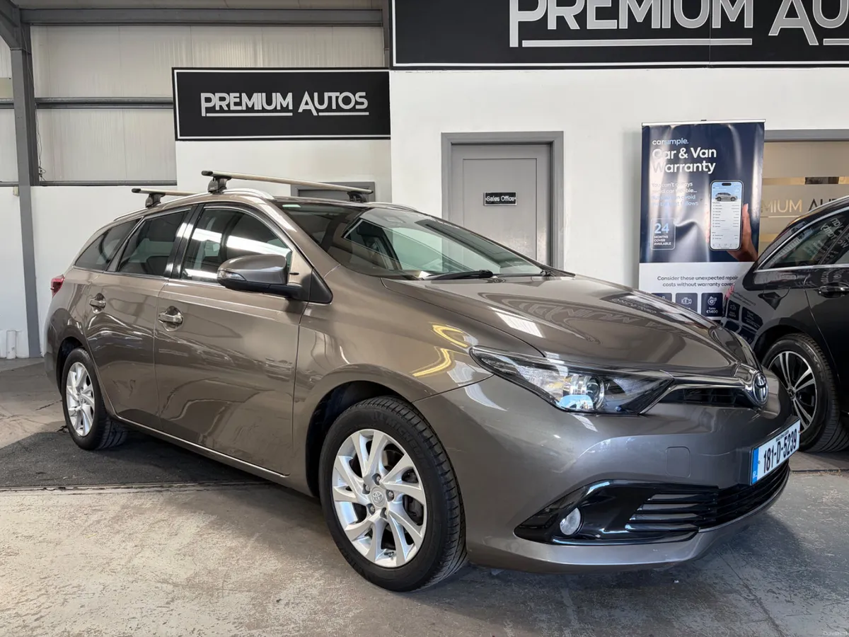 Toyota Auris 2018. 1.2 LUNA SPORTS TOURER - Image 1