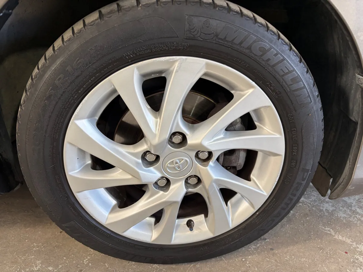 Toyota Auris 2018. 1.2 LUNA SPORTS TOURER - Image 3