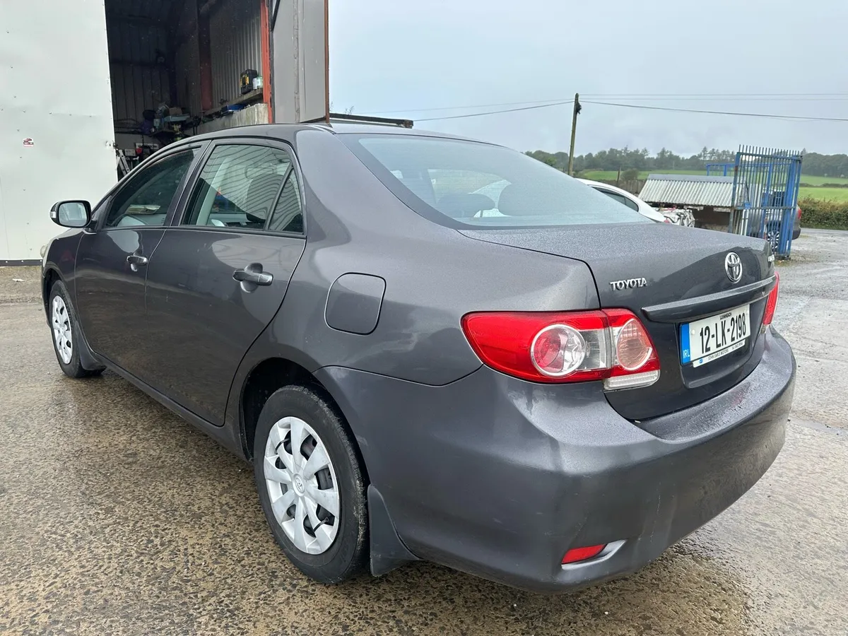 2012 Toyota Corolla 1.4 diesel 6 speed manual - Image 4