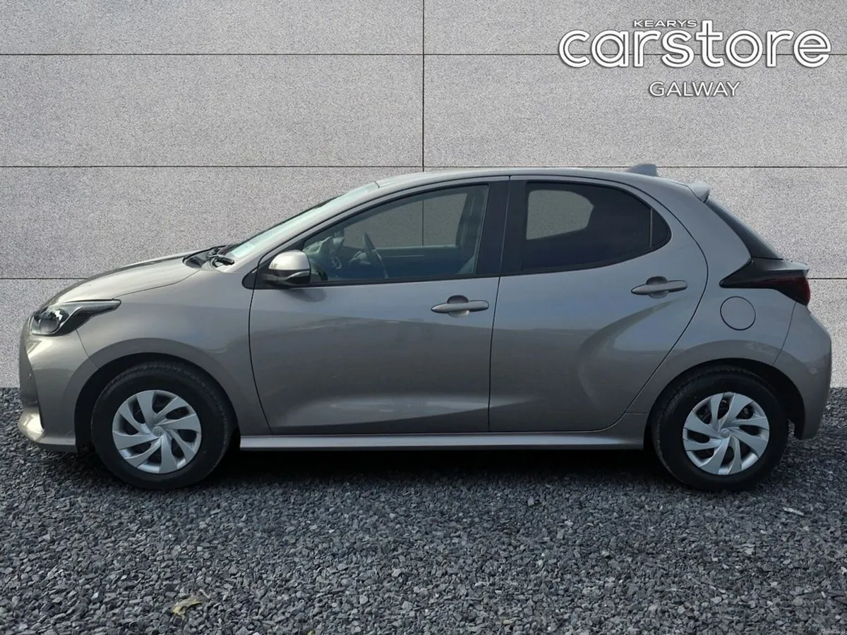 Toyota Yaris Hybrid X - Image 6