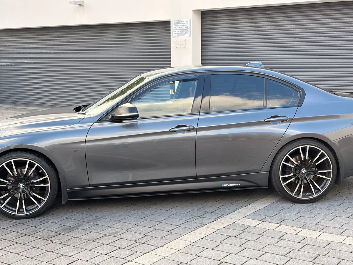 BMW 318d M Sport Plus M Performance - Image 4