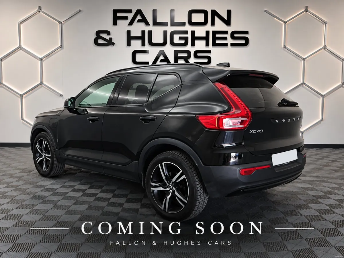 2021 VOLVO XC40 R-DESIGN T4 RECHARGE - Image 3