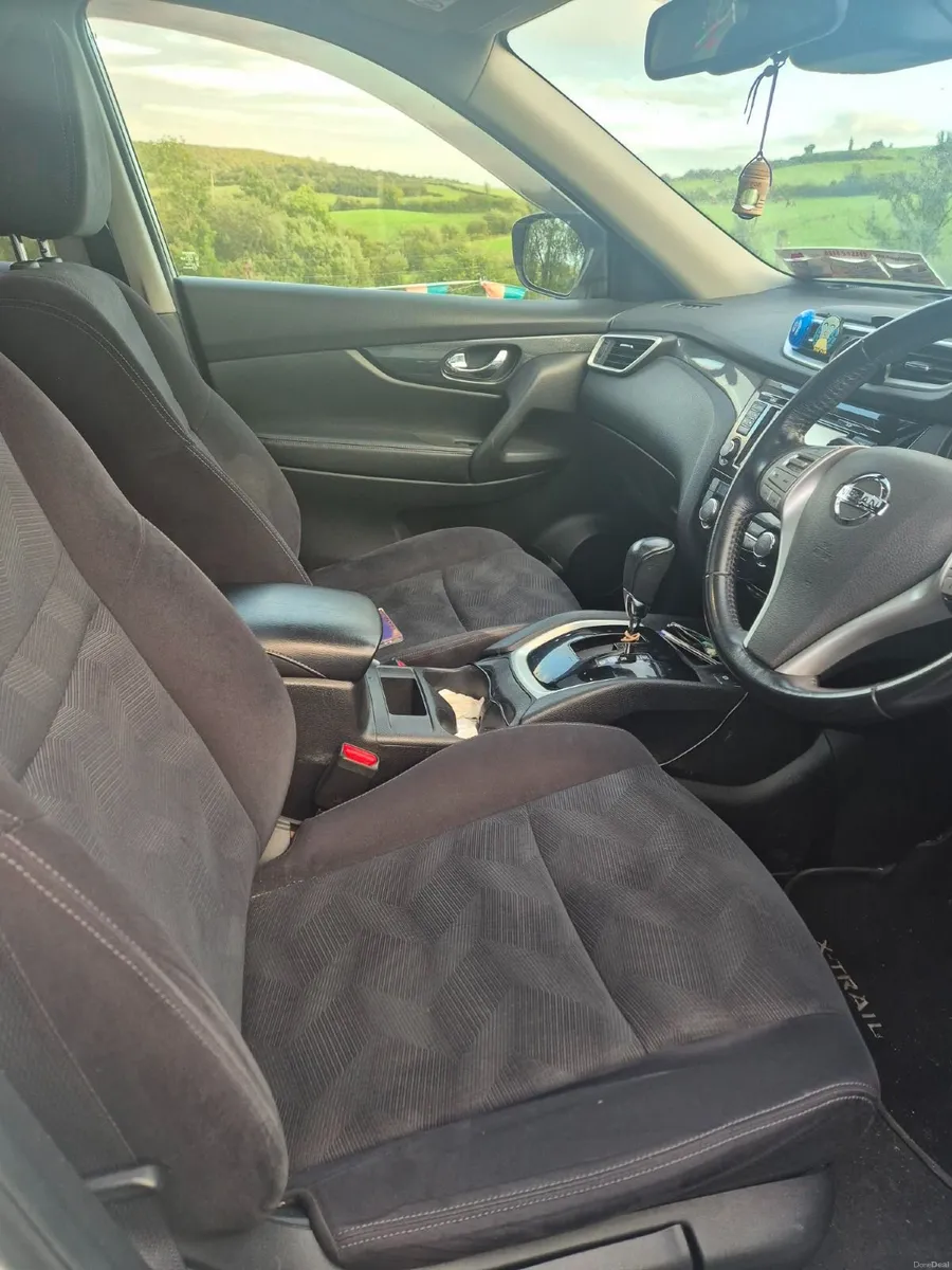 Nissan X-Trail 2017 Automatic - Image 5