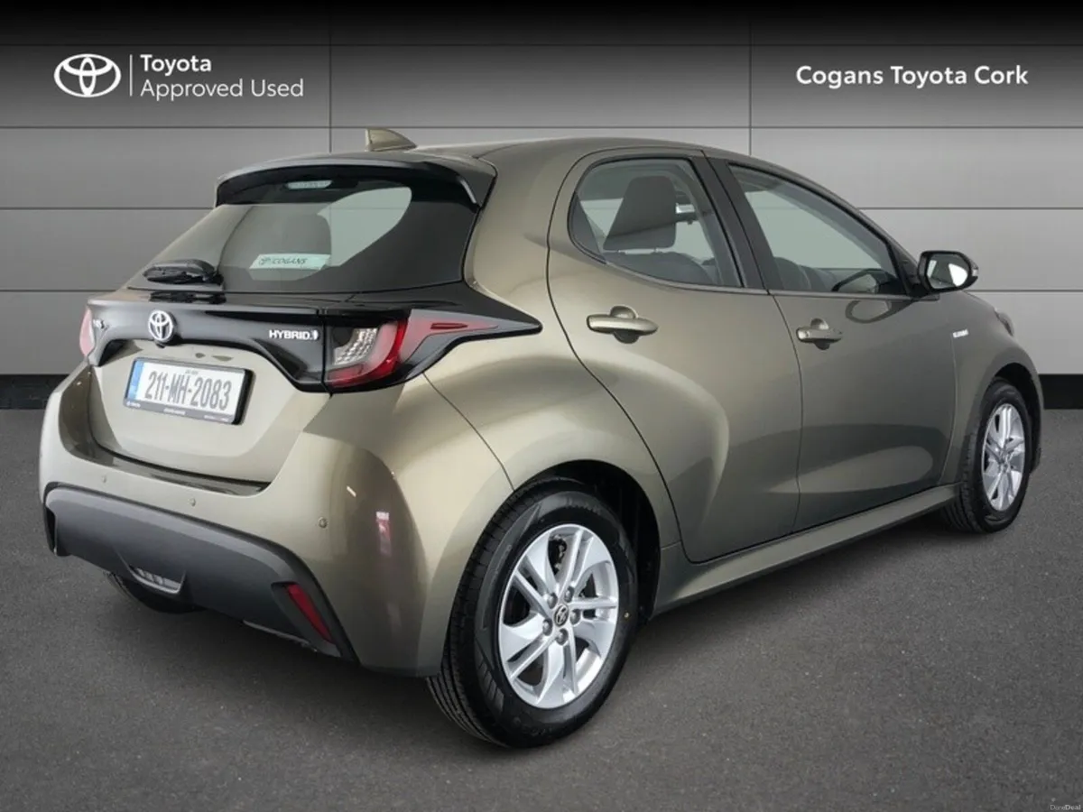 Toyota Yaris Yaris Hybrid Luna - Image 2