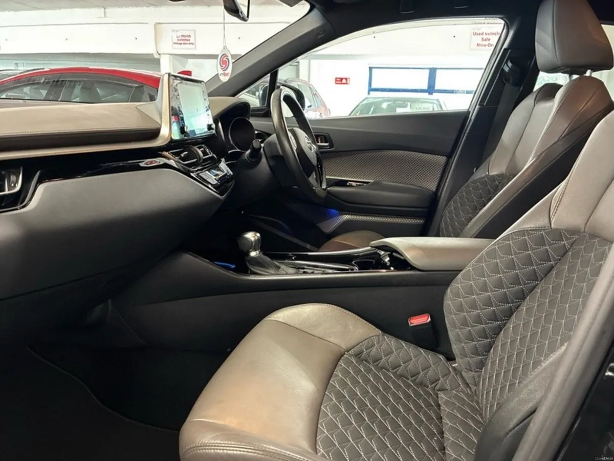 Toyota C-HR 1.8 HYBRID SOL - Image 6