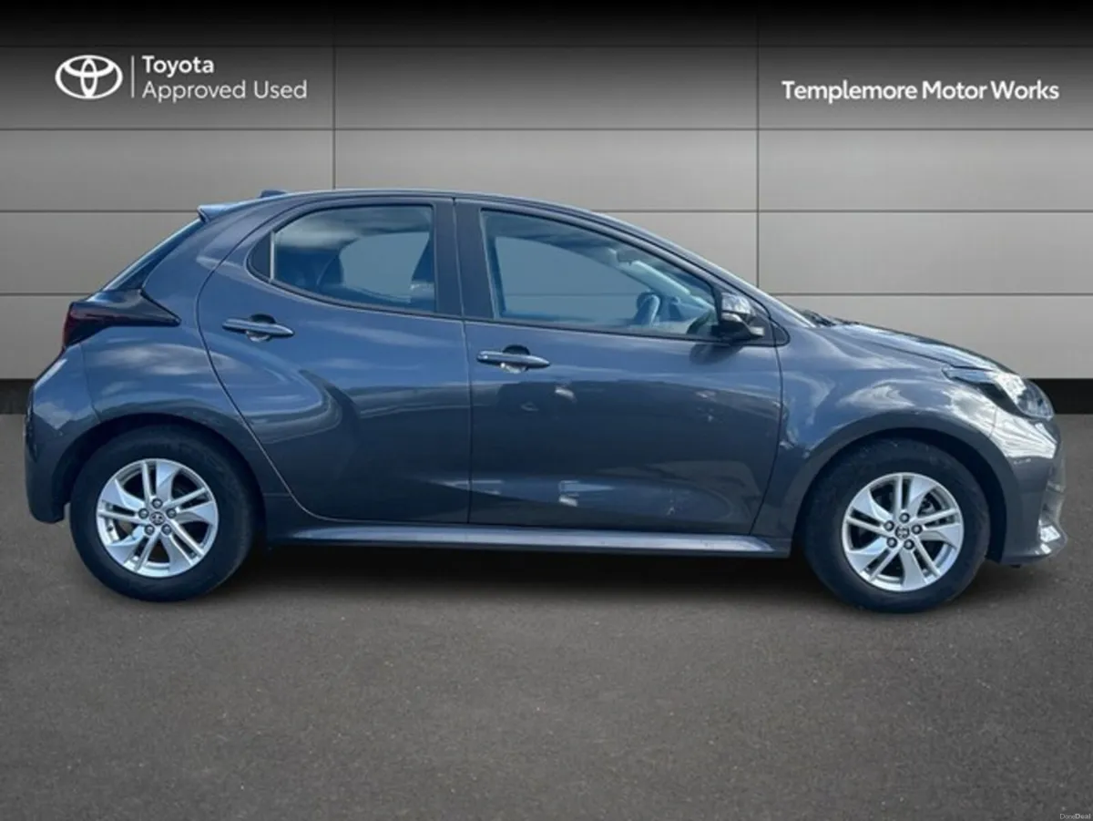 Toyota Yaris YARIS 1.5 LUNA - Image 3