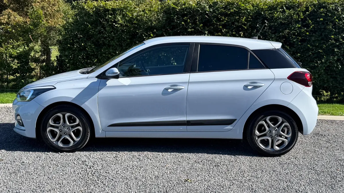 2021 Hyundai i20 1.2 Deluxe Plus - Image 6